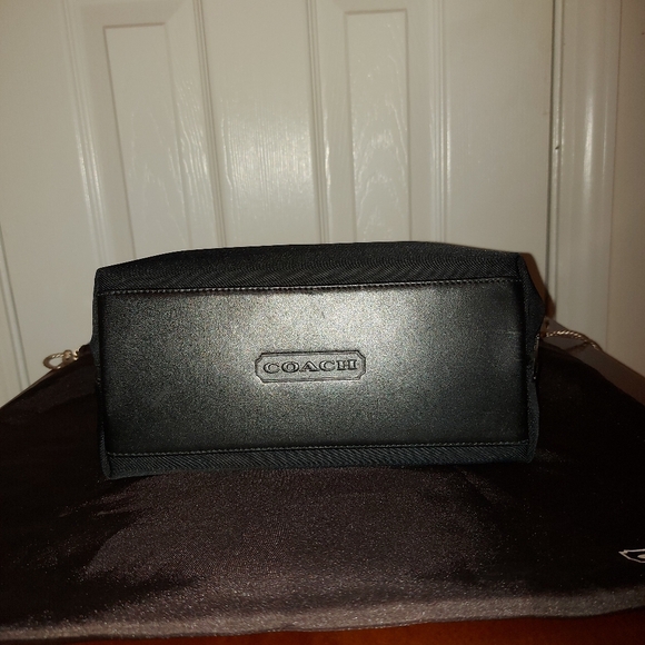 Elegant Coach Mercer Handbag - Picture 2 of 13